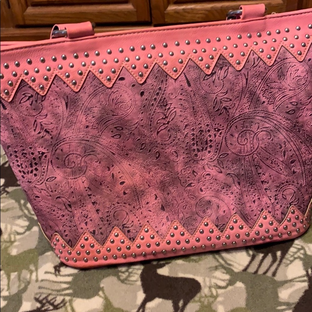 Purse for concealed weapon